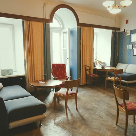 Auberge de jeunesse Katus *